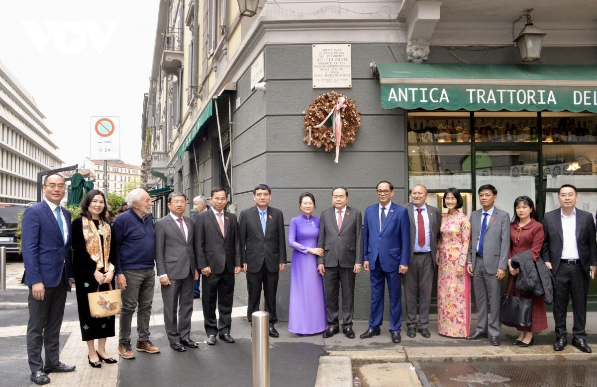 Top legislator visits historic Ho Chi Minh site in Milan
